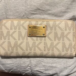 Michael Kors logo wallet